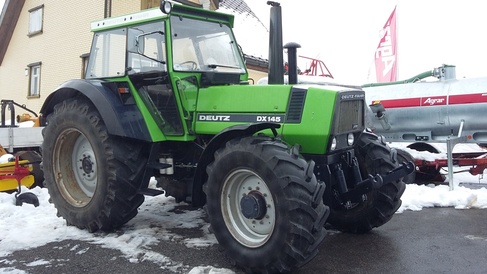 auch ein seltener Deutz der DX145, der Oldi mit Power